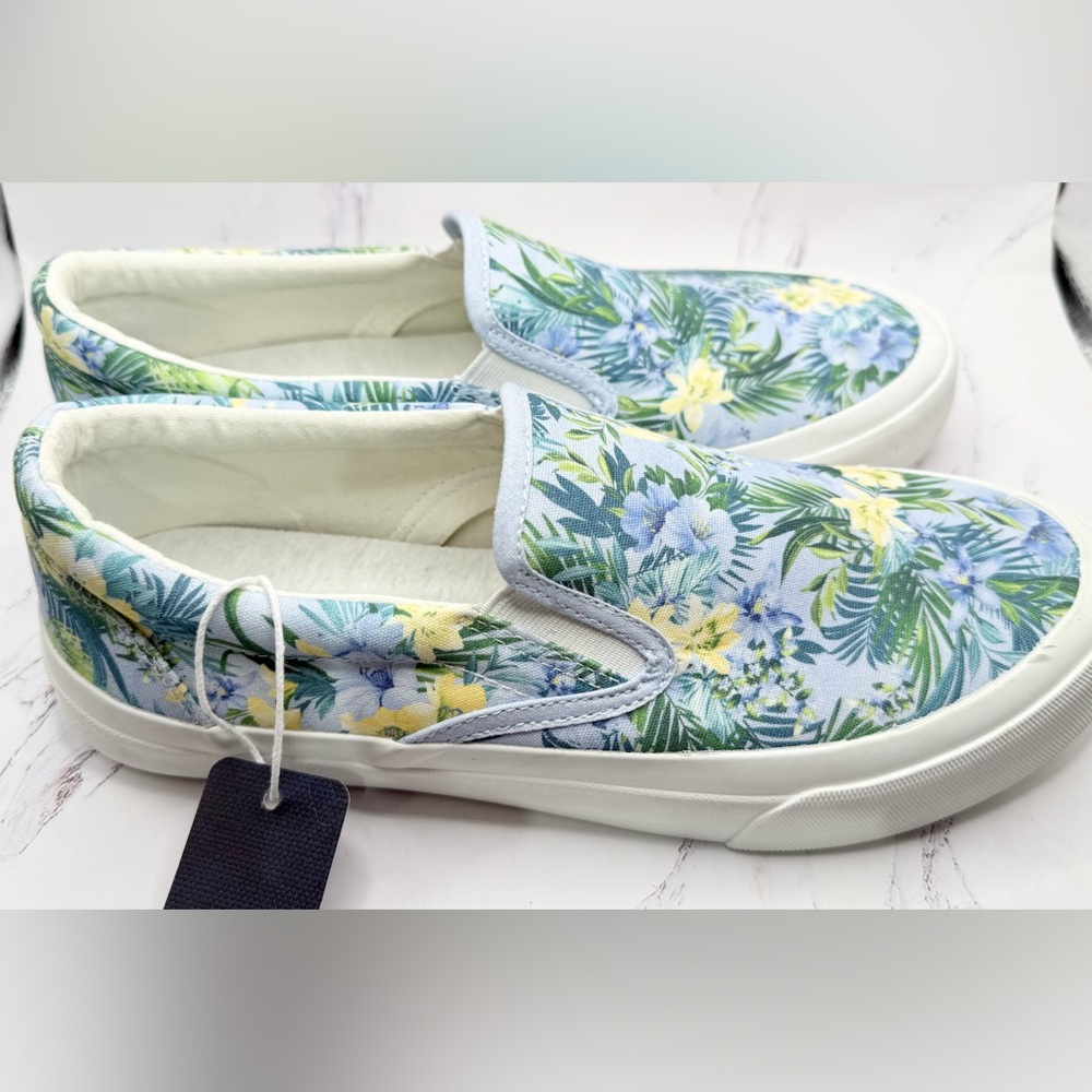 New Tommy Bahama Ferris Blue Floral Tropical Slip On Shoe Canvas Size 7.5 &8.5 - Picture 2 of 6